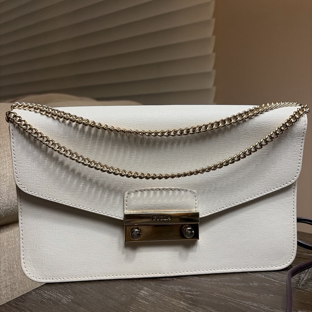 FURLA JULIA SAFFIANO White Clutch with Silver Crossbody Chain and Furla Dusty - Picture 2 of 10